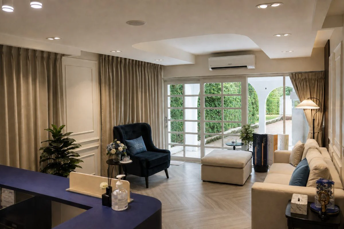 The consultation lounge, opening to the garden